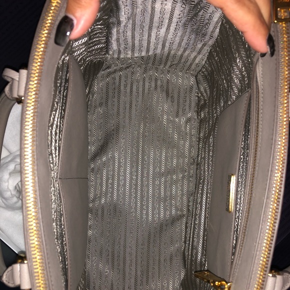 Prada Large Saffiano Leather Bag - Picture 5 of 8